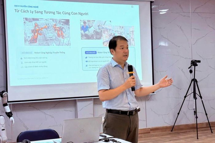 TS. Bùi Hà Đức, Bộ môn Cơ điện tử (Trường Đại học Sư phạm Kỹ thuật TP Hồ Chí Minh), chia sẻ tại sự kiện gần đây.