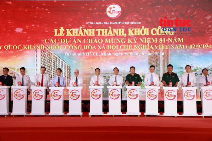 Các đại biểu bất nút khởi công các công trình, dự án chào mừng 81 năm Ngày Quốc khánh nước Cộng hòa xã hội chủ nghĩa Việt Nam (2/9/1945 - 2/9/2026).
