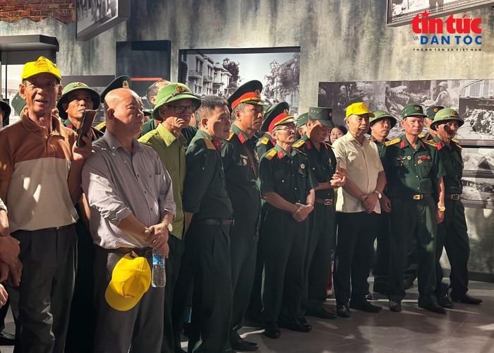 Chương trình tạo không gian để công chúng trực tiếp tìm hiểu, quan sát và khai thác thông tin từ các hiện vật, tư liệu lịch sử đang được lưu giữ tại bảo tàng.
