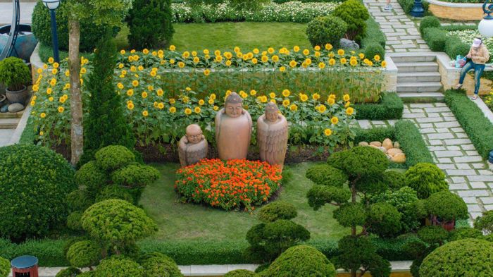 Mỗi tác phẩm tại triển lãm mang một hình dáng, biểu cảm và câu chuyện riêng.