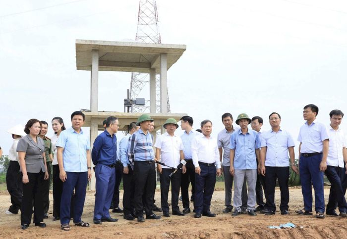 Lãnh đạo TP Hà Nội kiểm tra công tác phòng chống thiên tai tại xã Trung Giã.
