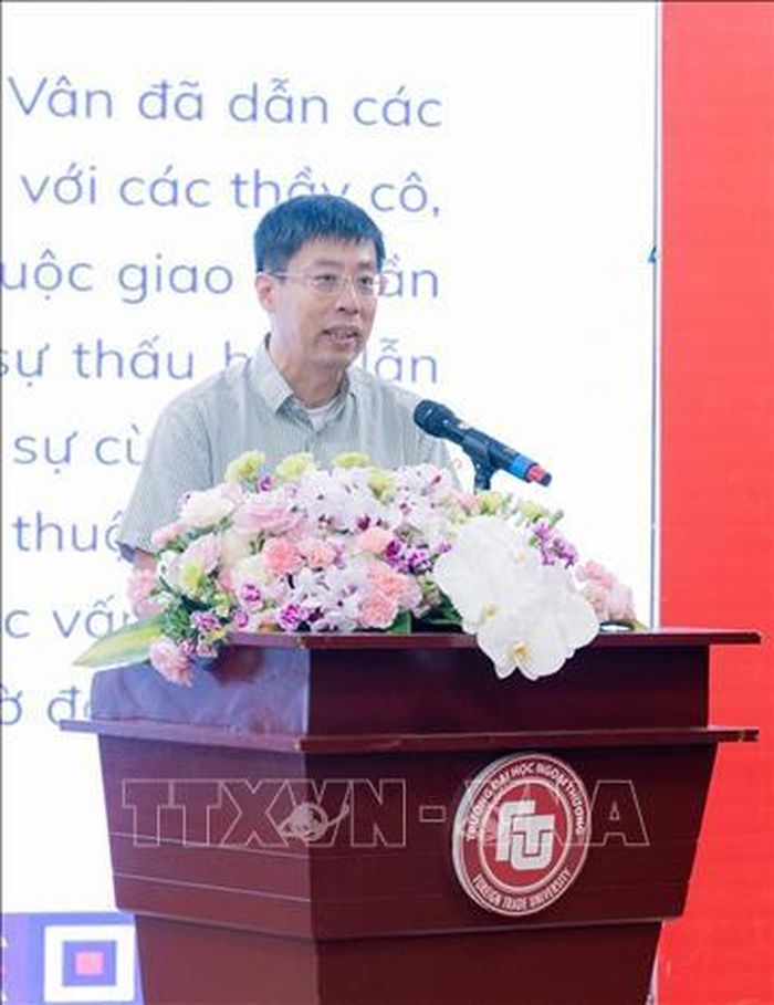Giáo sư, Tiến sĩ Cố Đào, Viện trưởng Viện Nhân văn, Đại học Thanh Hoa phát biểu tại Diễn đàn. Ảnh: TTXVN phát