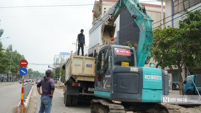Hiện chủ đầu tư đang tổng hợp các trường hợp có một phần nhà cấp 3, nhà từ 2-4 tầng và một số nhà cấp 4 bị ảnh hưởng để kiến nghị cơ quan có thẩm quyền xem xét điều chỉnh ranh dự án, nhằm giảm chi phí bồi thường tài sản bị ảnh hưởng.