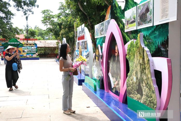 Khách tham quan sẽ được trải nghiệm một hành trình lịch sử trọn vẹn của Vị lãnh tụ kính yêu qua các không gian trưng bày cụ thể: Cội nguồn quê Bác; Huế - hun đúc khát vọng cứu nước; Bến Nhà Rồng - điểm khởi hành lịch sử; Hành trình tìm đường cứu nước; Trở về Tổ quốc - dẫn lối cách mạng; Mùa Thu độc lập; Khát vọng thống nhất và Tiếp bước theo Người.