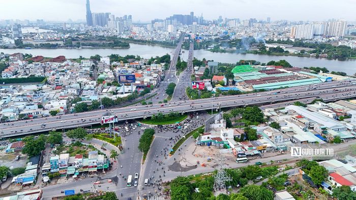 Dự án nâng cấp quy mô lớn này không chỉ đơn thuần là thảm nhựa mở rộng làn đường cơ bản, mà trục "xương sống" Đông Bắc này sẽ thay đổi hoàn toàn diện mạo nhờ thiết kế hạ tầng đa tầng thông minh, hiện đại vượt trội.