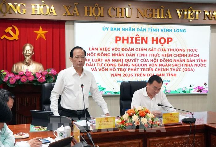 Phó Chủ tịch UBND tỉnh Vĩnh Long Nguyễn Trúc Sơn phát biểu tại buổi làm việc. Ảnh: Phạm Minh Tuấn-TTXVN