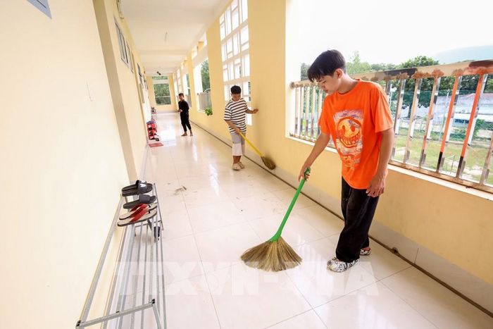 Khu ký túc xá được dọn dẹp sạch sẽ tạo môi trường sinh hoạt thuận tiện cho học sinh nghỉ ngơi sau giờ học. Ảnh: Giang Phương - TTXVN