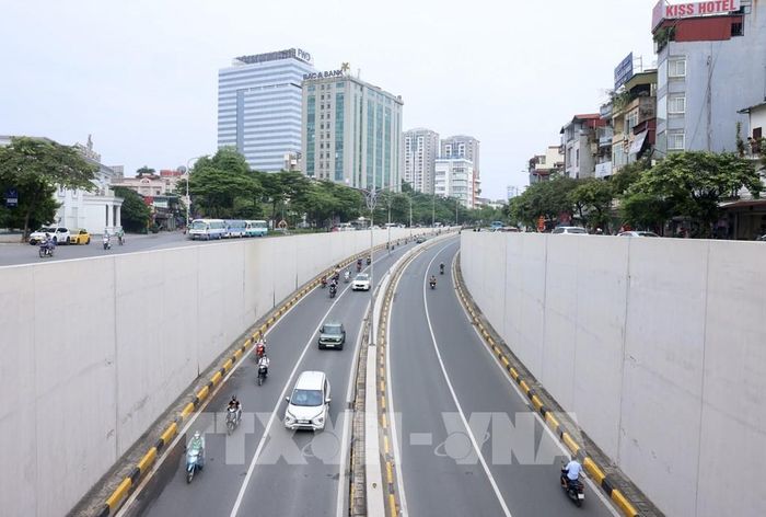Hầm cầu vượt Kim Liên thông thoáng cả hai chiều trong buổi sáng 29/8. Ảnh: Quốc Khánh - TTXVN