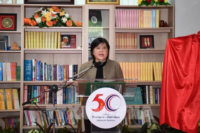 Bà Kanisara Thanyasuntornsakul, Hiệu trưởng Đại học Hoàng gia Udon Thani phát biểu tại sự kiện. Ảnh: Phạm Hải - PV TTXVN tại Thái Lan