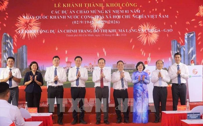 Ủy viên Bộ Chính trị, Bí thư Thành ủy Trần Lưu Quang và các lãnh đạo TP Hồ Chí Minh dự lễ khởi công các công trình chào mừng 81 năm Quốc khánh. Ảnh: Liên Sơn - TTXVN