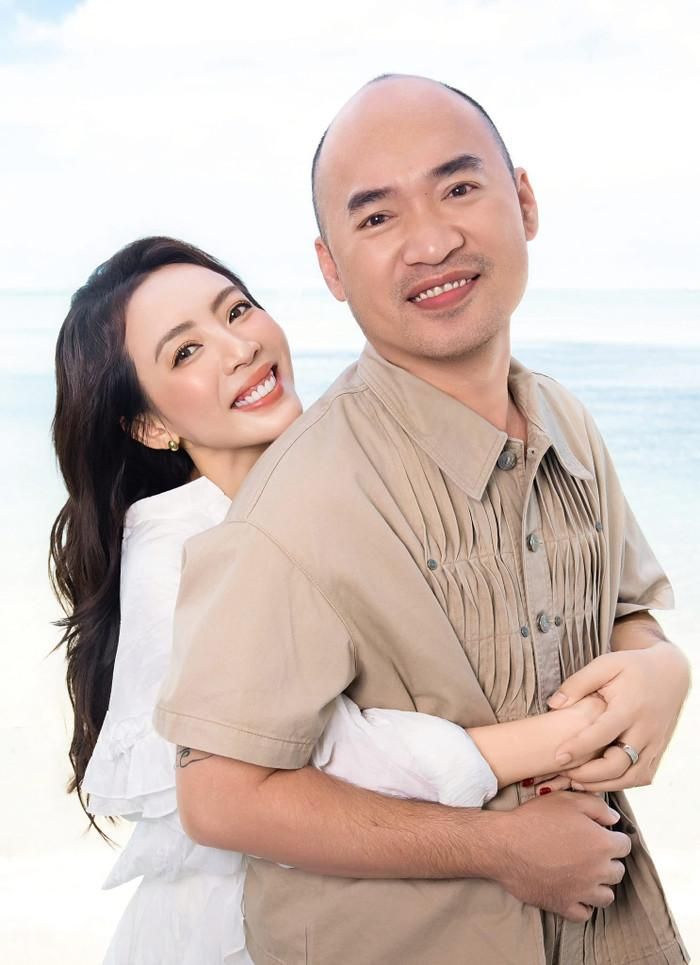 Hơn một thập kỷ bên nhau, cả hai vẫn là điểm tựa của đối phương. Ảnh: FBNV.
