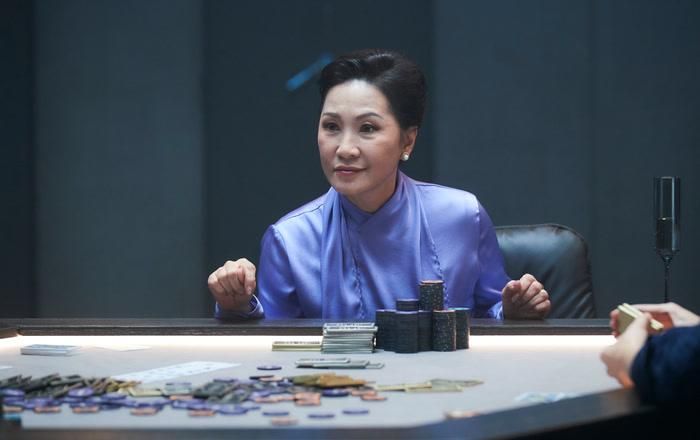 Hồng Đào dành nhiều thời gian học poker Hold'em để chuẩn bị cho vai diễn trong Tazza 4. Ảnh: NSX