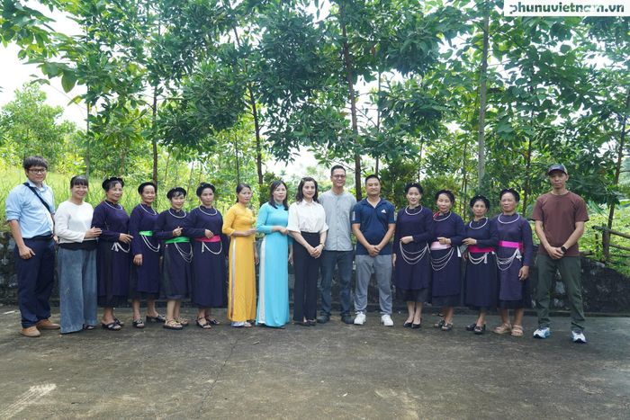 Từ những “địa chỉ đỏ” của cách mạng, Tân Trào hôm nay trở thành điểm đến thu hút du khách tìm hiểu lịch sử. Hành trình tham quan các di tích giúp mỗi người thêm hiểu về những quyết định làm nên thắng lợi của Cách mạng Tháng Tám và giá trị của độc lập, tự do.