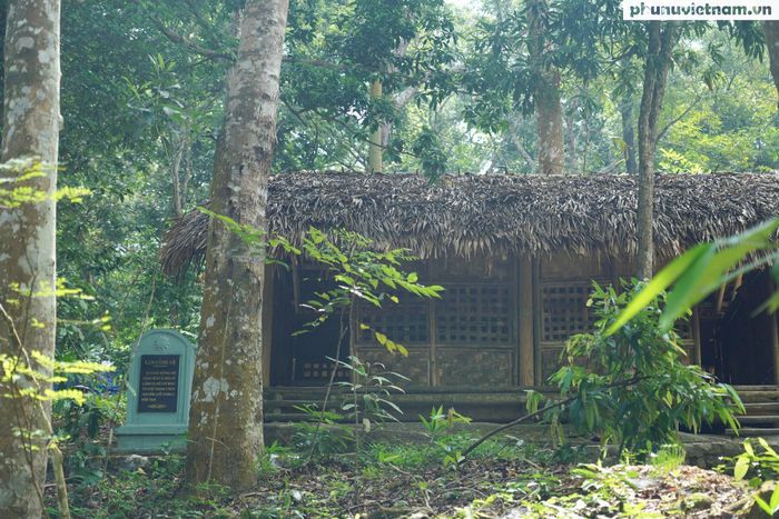 Cùng với Lán Nà Nưa, hệ thống lán Cảnh vệ, lán Điện Đài, lán Đồng Minh và các điểm làm việc khác tạo thành không gian hoạt động cách mạng giữa núi rừng Tân Trào. Mỗi địa điểm gắn với một nhiệm vụ riêng, góp phần bảo đảm an toàn, thông tin liên lạc và phục vụ công tác chỉ đạo cách mạng trong những ngày tháng Tám lịch sử.