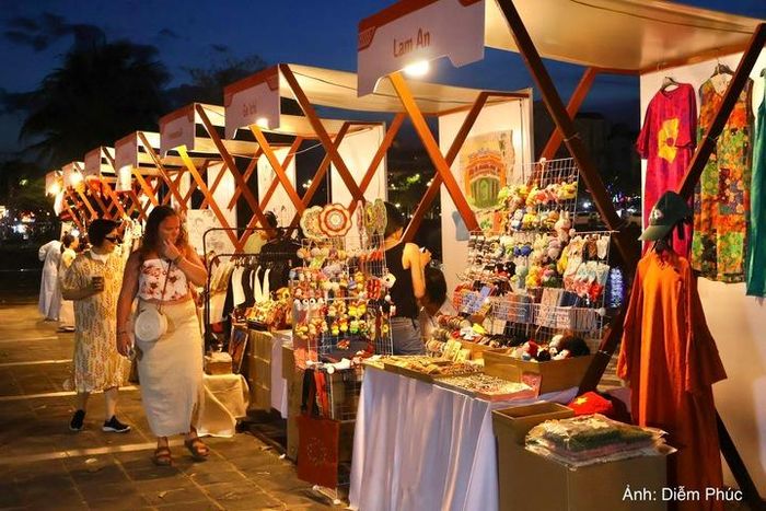 Sự kiện trưng bày sản phẩm đa ngành nghề lấy cảm hứng từ chất liệu văn hóa bản địa của Hội An, Đà Nẵng nói riêng và Việt Nam nói chung.