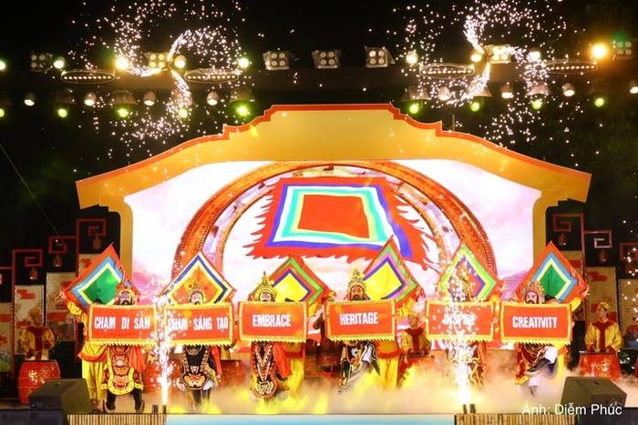 Khai mạc Tuần lễ sáng tạo Hội An 2026 tại Quảng trường Sông Hoài.