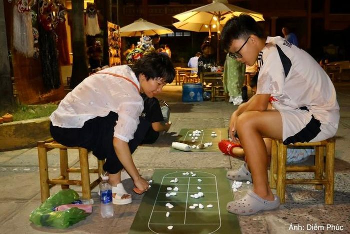 Nhiều trò chơi dân gian được tổ chức để làm phong phú thêm không gian văn hóa và tăng trải nghiệm của du khách khi đến với Tuần lễ sáng tạo Hội An 2026.