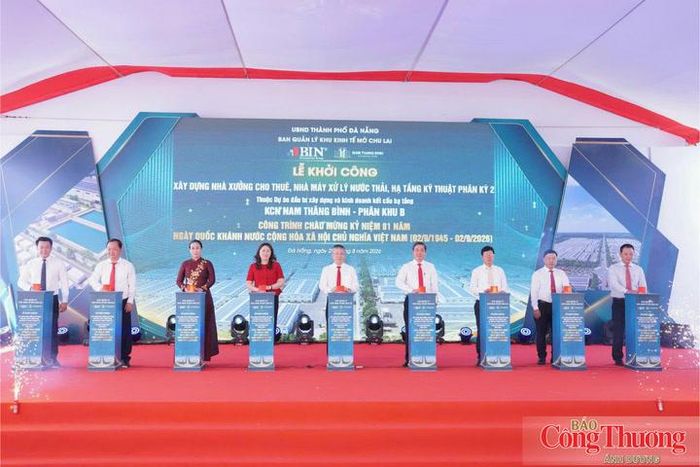 Lãnh đạo TP. Đà Nẵng bấm nút khởi công các hạng mục trọng điểm phân kỳ 2 tại dự án Khu công nghiệp Nam Thăng Bình.