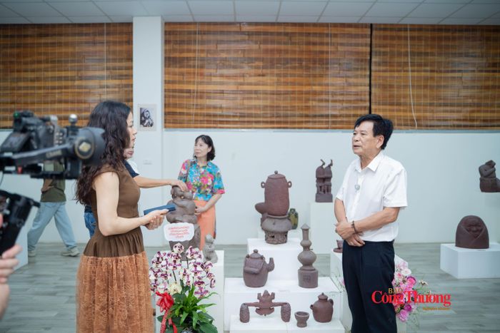 Nhà điêu khắc Nguyễn Lưu: "Tôi cảm thấy vui và xúc động khi tác phẩm được giới thiệu ngay tại làng gốm Bát Tràng, vùng đất có truyền thống lâu đời về nghề gốm, sản sinh nhiều nghệ nhân tài hoa".