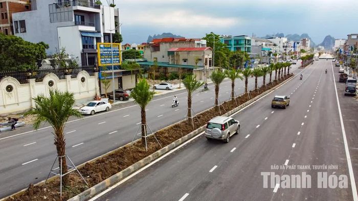 Đến chiều 28/8, một phần tuyến Đại lộ Lê Lợi đã có các phương tiện lưu thông.