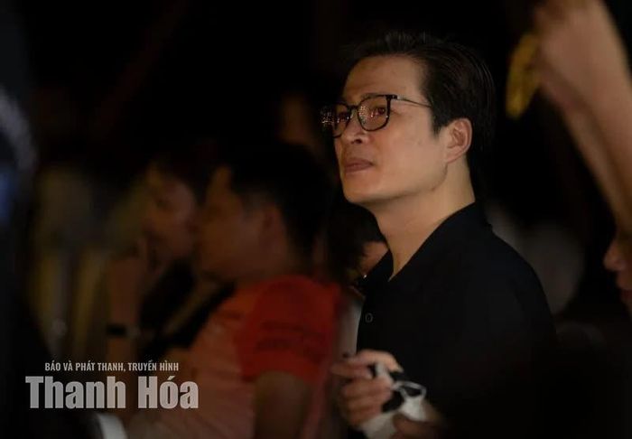 Một khoảng lặng trầm ngâm, nơi mỗi người cất giữ một mùa thu của riêng mình.