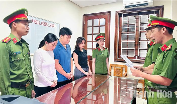 Cơ quan Cảnh sát điều tra Công an tỉnh Thanh Hóa thi hành Quyết định khởi tố vụ án, khởi tố bị can.