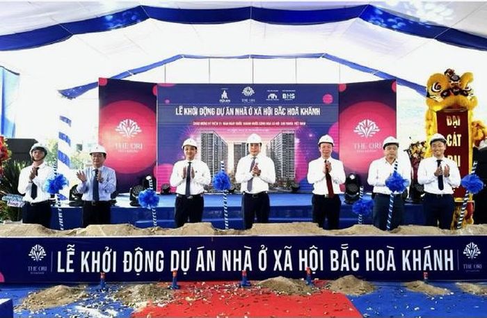 Lãnh đạo TP. Đà Nẵng và Chủ dự án thực hiện nghi thức khởi công dự án. Ảnh Chủ đầu tư.