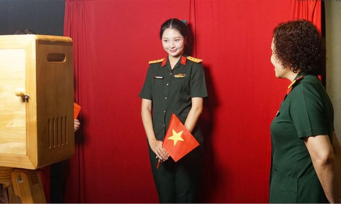 Người trẻ “chạm” vào lịch sử qua những hoạt động trải nghiệm trực tiếp tại bảo tàng.