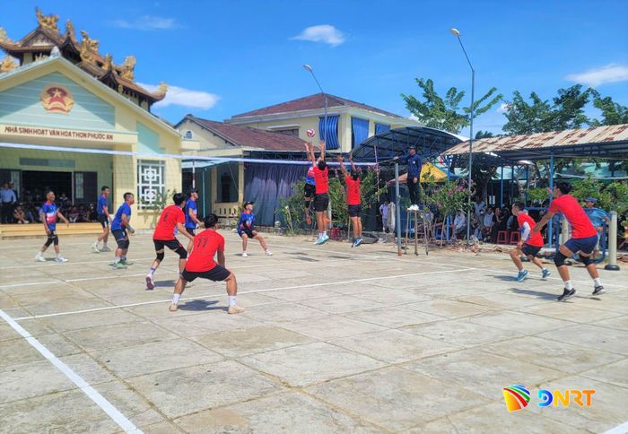 Các trận đấu tại giải diễn ra hấp dẫn. Ảnh: THÀNH DANH