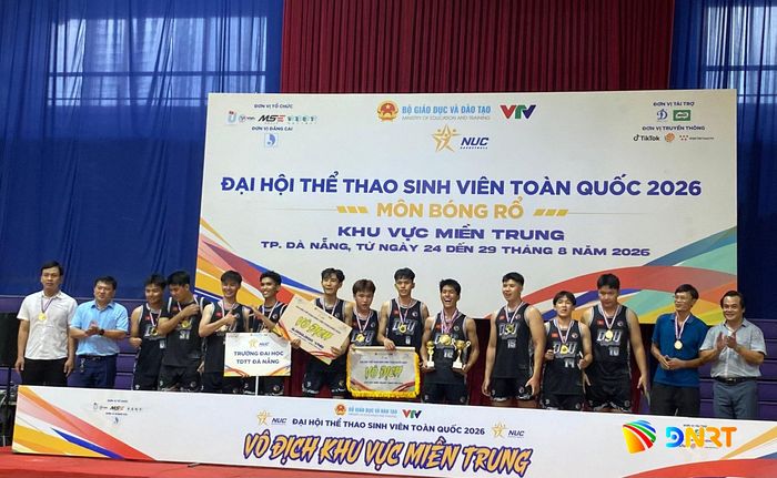 Trường Đại học Thể dục Thể thao Đà Nẵng vô địch vòng loại khu vực miền Trung môn bóng rổ. Ảnh: KHÁNH LINH
