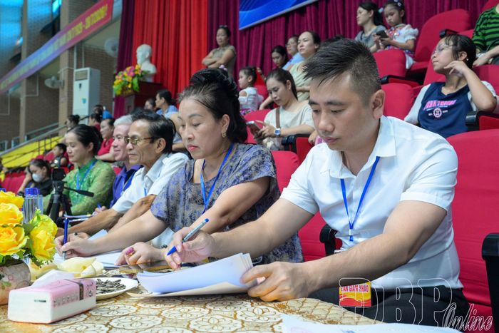 Ban Giám khảo hết sức tập trung, đảm bảo công bằng, khách quan.