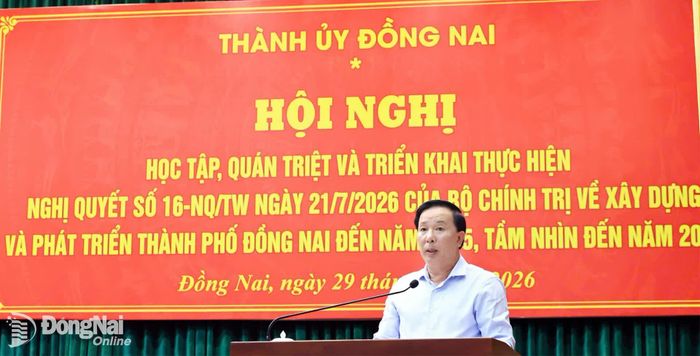 Đồng chí Nguyễn Văn Út, Phó Bí thư Thành ủy, Chủ tịch UBND thành phố Đồng Nai phát biểu tại hội nghị. Ảnh: Công Nghĩa