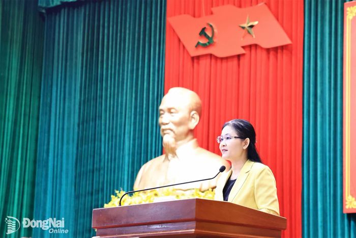 Đồng chí Tôn Ngọc Hạnh, Ủy viên Trung ương Đảng, Phó Bí thư Thường trực Thành ủy, Chủ tịch HĐND thành phố quán triệt, triển khai Nghị quyết số 16-NQ/TW. Ảnh: Công Nghĩa
