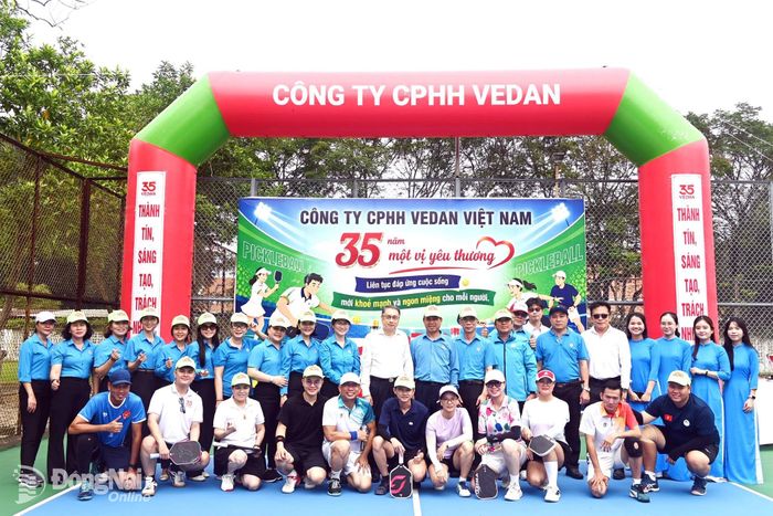 Công đoàn và Công ty cổ phần hữu hạn Vedan Việt Nam khai trương 2 sân pickleball cho cán bộ, công nhân viên. Ảnh: CĐ
