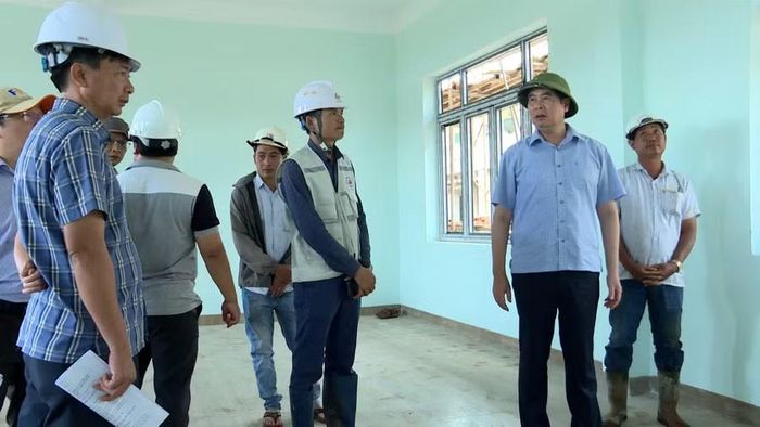  Phó Chủ tịch UBND tỉnh Lâm Hải Giang kiểm tra tại Trường Phổ thông nội trú liên cấp Tiểu học và THCS Ia Chía. Ảnh: Huy Toàn 