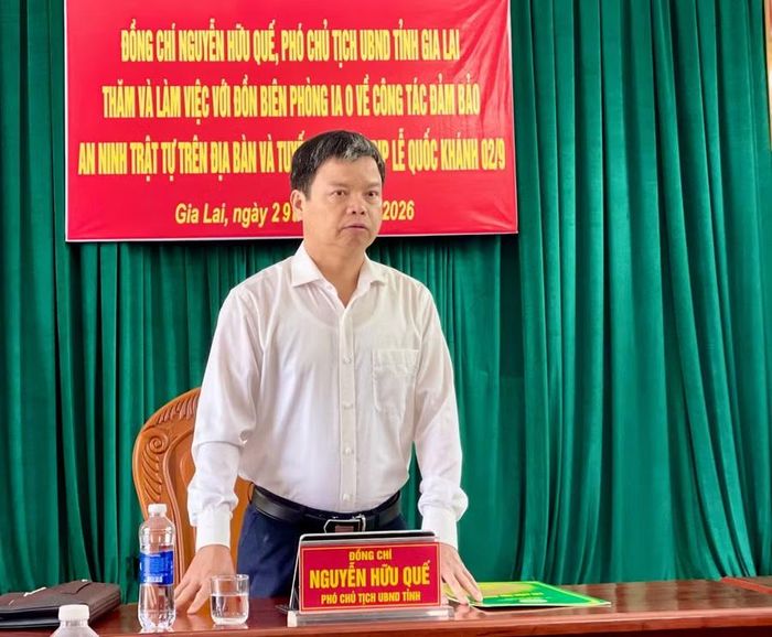Phó Chủ tịch UBND tỉnh Nguyễn Hữu Quế phát biểu tại buổi làm việc. Ảnh: Vũ Thảo