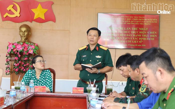 Đại tá Nguyễn Phong Viên phát biểu tại hội nghị.