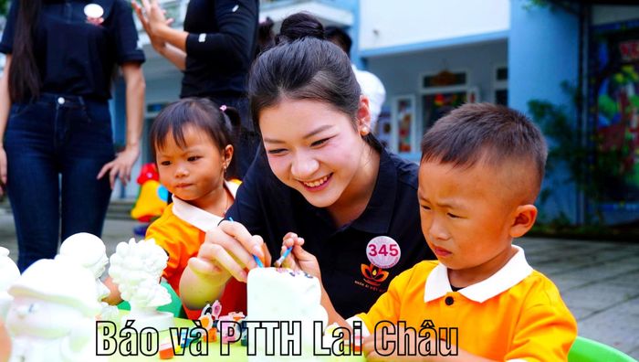 Những khoảng khắc đẹp trong chương trình "Vai em mang mặt trời" tại Tả Lèng.