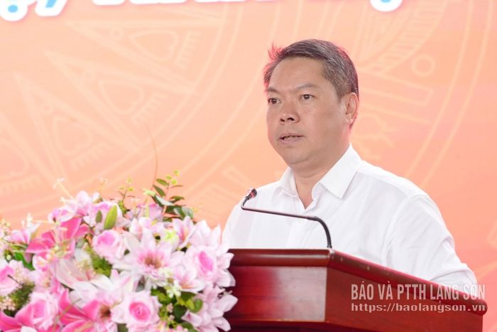 Đồng chí Đoàn Thanh Sơn, Phó Chủ tịch UBND tỉnh phát biểu tại chương trình