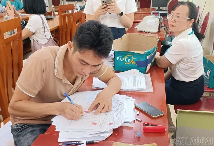 Ký cam kết bàn giao mặt bằng sạch cho đơn vị thi công.