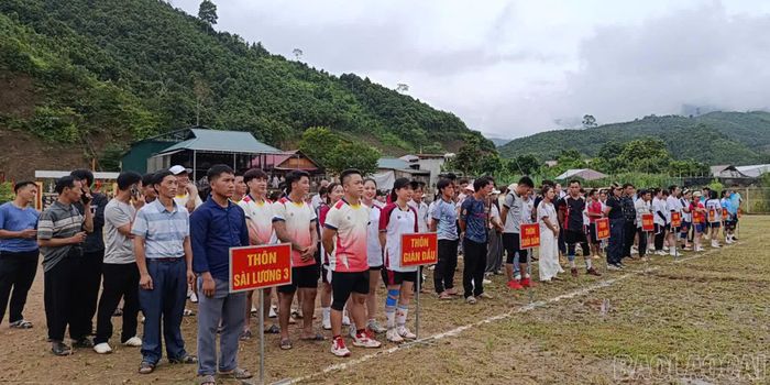 Các đội tham gia giải thể thao.