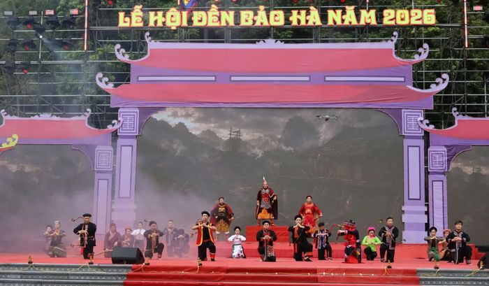Màn sử thi ca ngợi công lao của danh tướng Hoàng Bảy trấn ải biên cương.