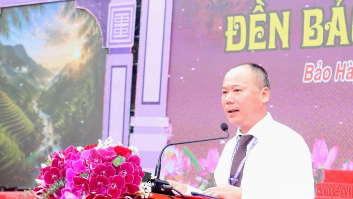  Ông Nguyễn Trung Kiên - Chủ tịch UBND xã Bảo Hà phát biểu khai mạc lễ hội. 