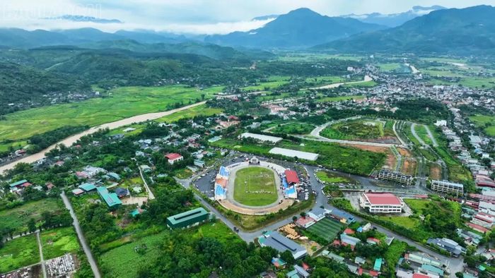 Không khí phường Nghĩa Lộ trong những ngày diễn ra giải đấu.