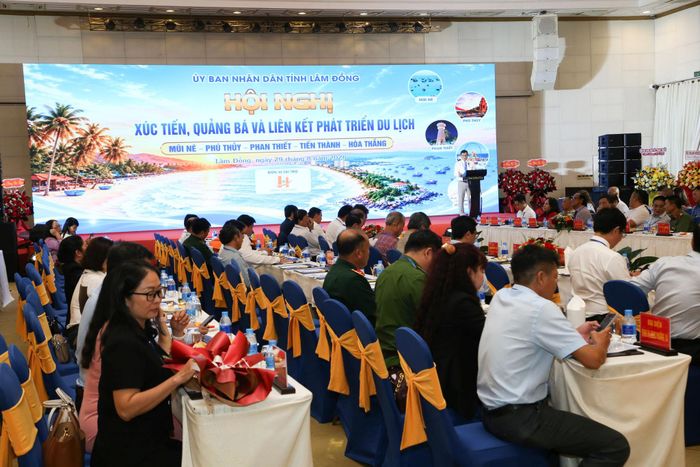 Toàn cảnh hội nghị