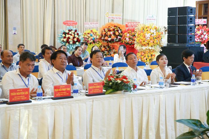 Các đại biểu tham dự hội nghị