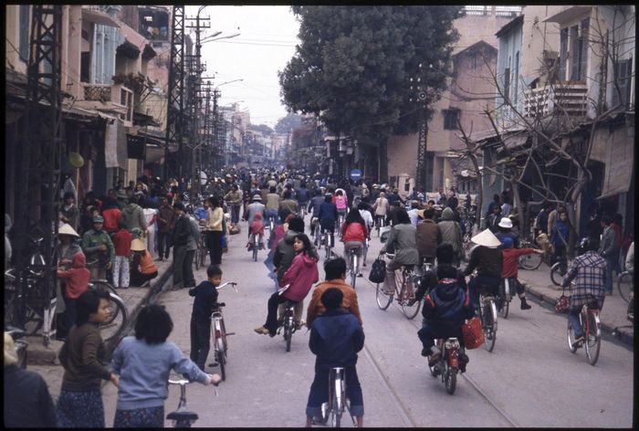 Đường phố Hà Nội những năm cuối 1980