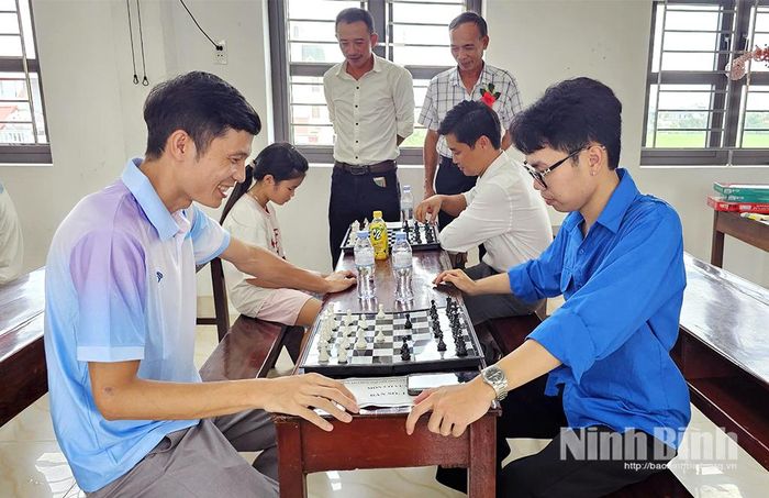Các vận động viên tham gia thi đấu cờ vua tại Đại hội.