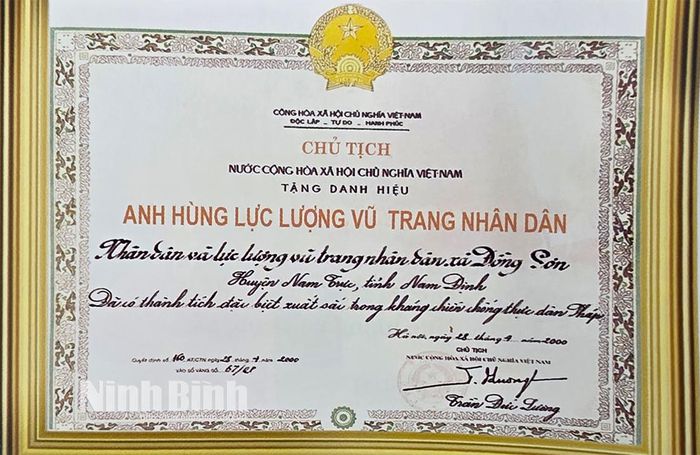 Năm 2000, Nhân dân và lực lượng vũ trang xã được Chủ tịch nước tặng danh hiệu Anh hùng Lực lượng vũ trang nhân dân thời kỳ kháng chiến chống thực dân Pháp.