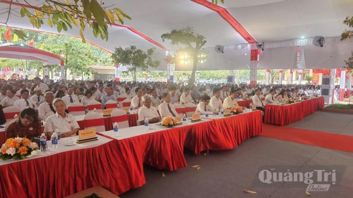 Đại biểu tham dự buổi lễ - Ảnh: P.K